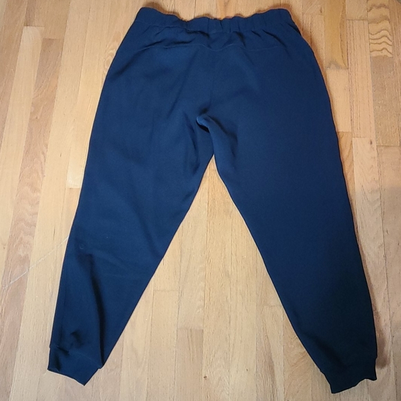 Lululemon On the Fly Jogger - Picture 4 of 7